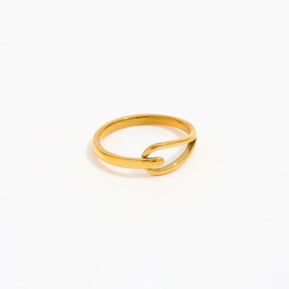 Fenny 18K Gold Plated Wholesale Non Tarnish Designer Simple Hollow Cross Stainless Steel Finger Ring Trend for Women