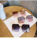 Oversize Gradient Girls Sunglasses UV400 Fashion Luxury Metal Frame Square Rivet Chain Sunglasses