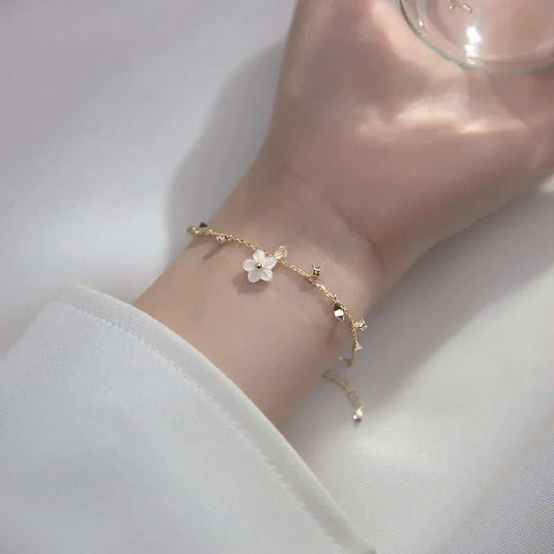 WAH MEI Shell Five Petal Flower Charm Bracelet S925 Silver Platinum Plated Minimalism Vintage Boho Bangles for Women