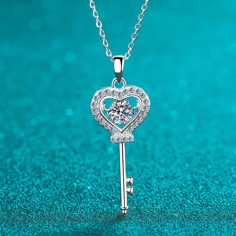 925 Silver Excellent Cut D Color Pass Diamond Test 0.5 Carat D Color Moissanite Crown Key Pendant Necklace Gemstone Chain