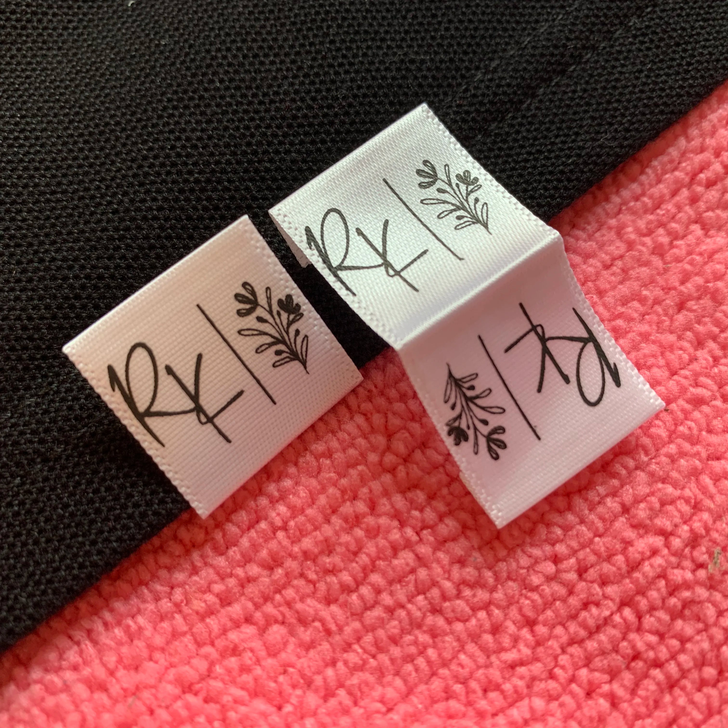 Silk Printing Book Cover Fold Satin Hem Labelglossy Surface Printing Hem Tag for Pocket