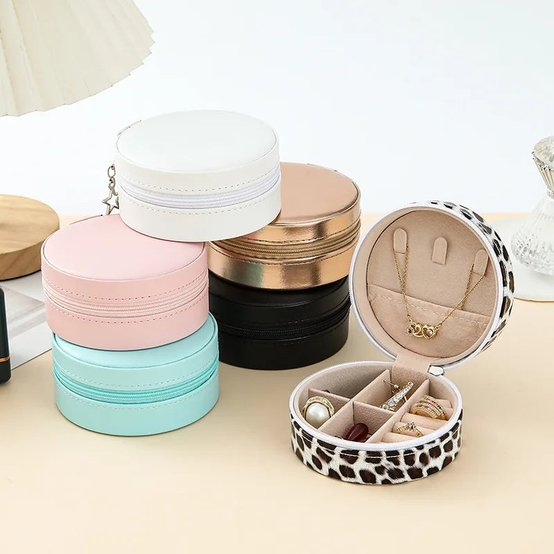 Wholesale Luxury Portable PU Leather Zipper Close Round Jewelry Box for Travel Necklace Ring Packaging