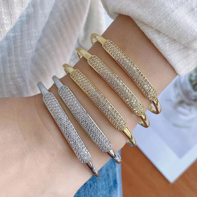 Elegance Delicacy Paved Shining Micro Zircon Brass BraceletFashion Simple Gold Plated Silver Bangle Charm Jewelry Wholesales