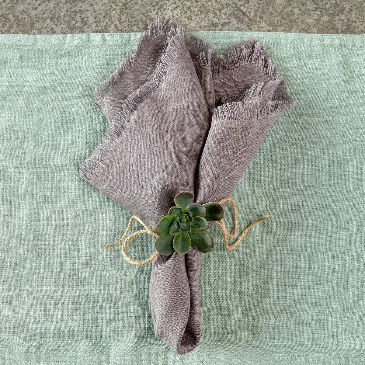 Custom Embroidered Classic Style Christmas Macrame Dinner Linen Cloth Napkin for Cocktail Parties Weddings Restaurants