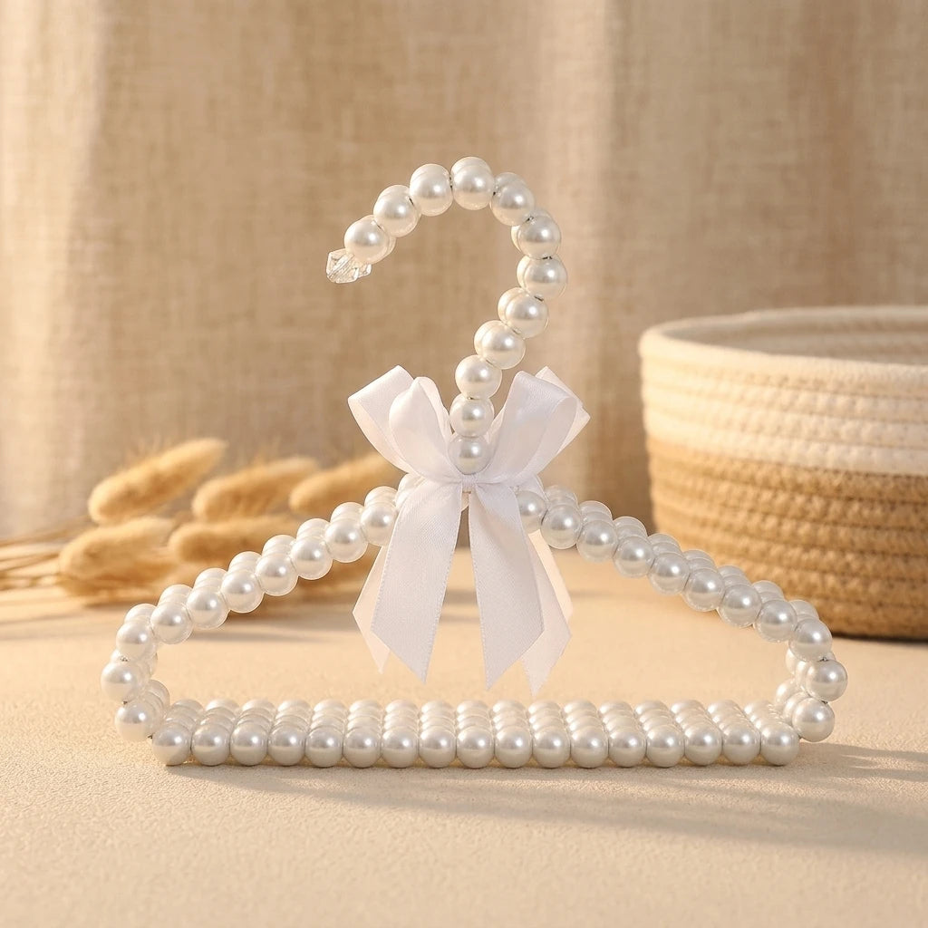 Wholesale Mini White Plastic ABS Pet Hanger Cute Cat Hutch Dog Cloth Perchas for Wardrobe Pearl Mini Pet Hanger for Clothes