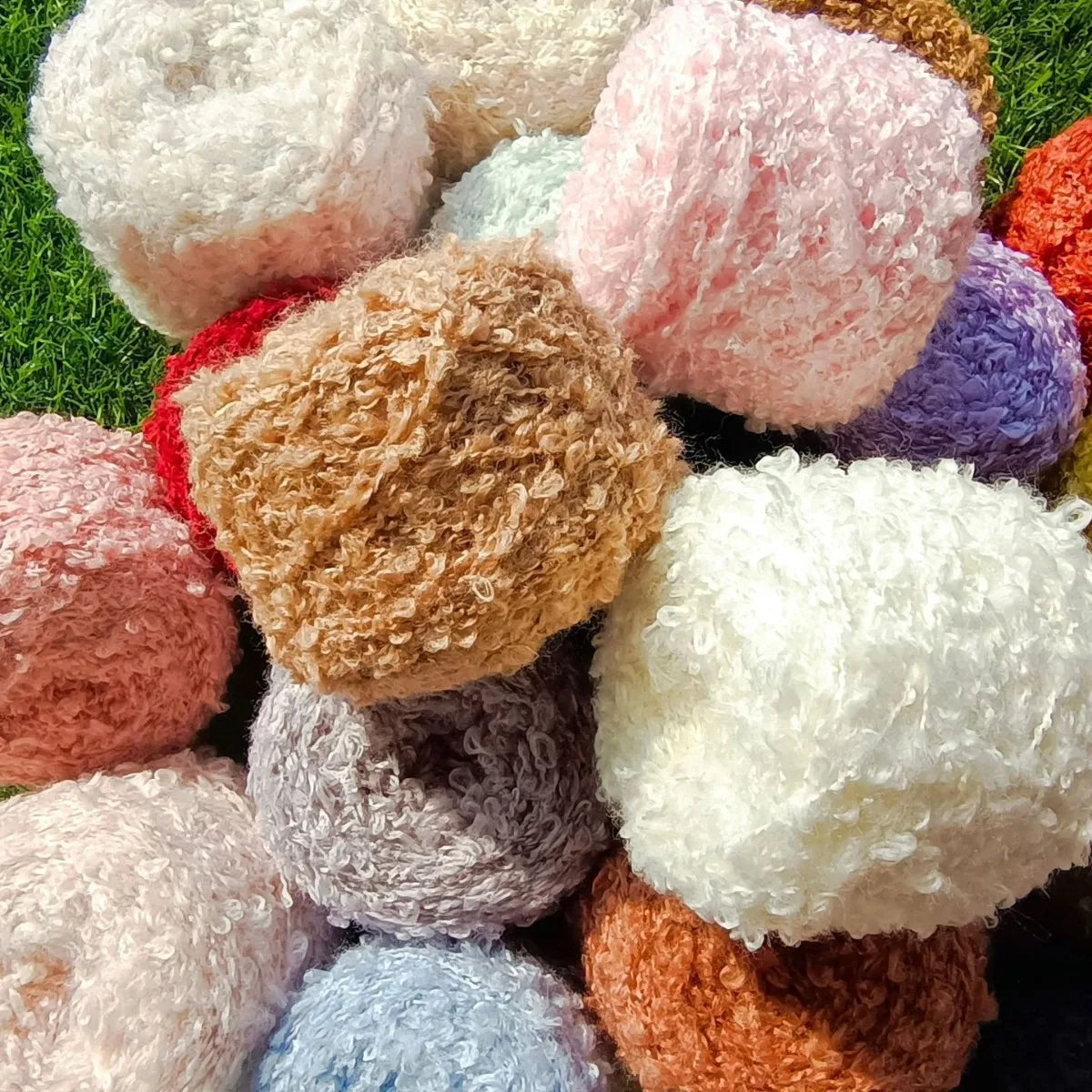 Wholesale Soft Hand Knitting Circle Blended Yarn Boucle Wool Loop Yarn for Crochet