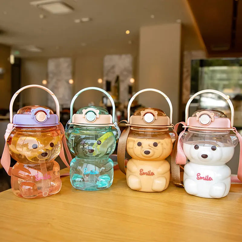 Cute Tomatodo Kawaii Al Por Mayor Food Grade Empty Boba Bpa Free Plastic Honey Bear Shape Water Bottle with Straw Strap