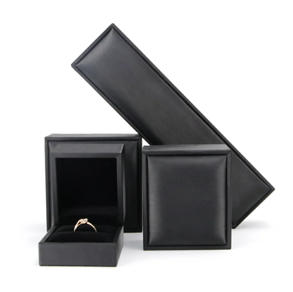 Wholesale High Quality Small Custom logo Plastic Jewelry Box Gift Box Packaging Leather Jewelry Box Bracelet