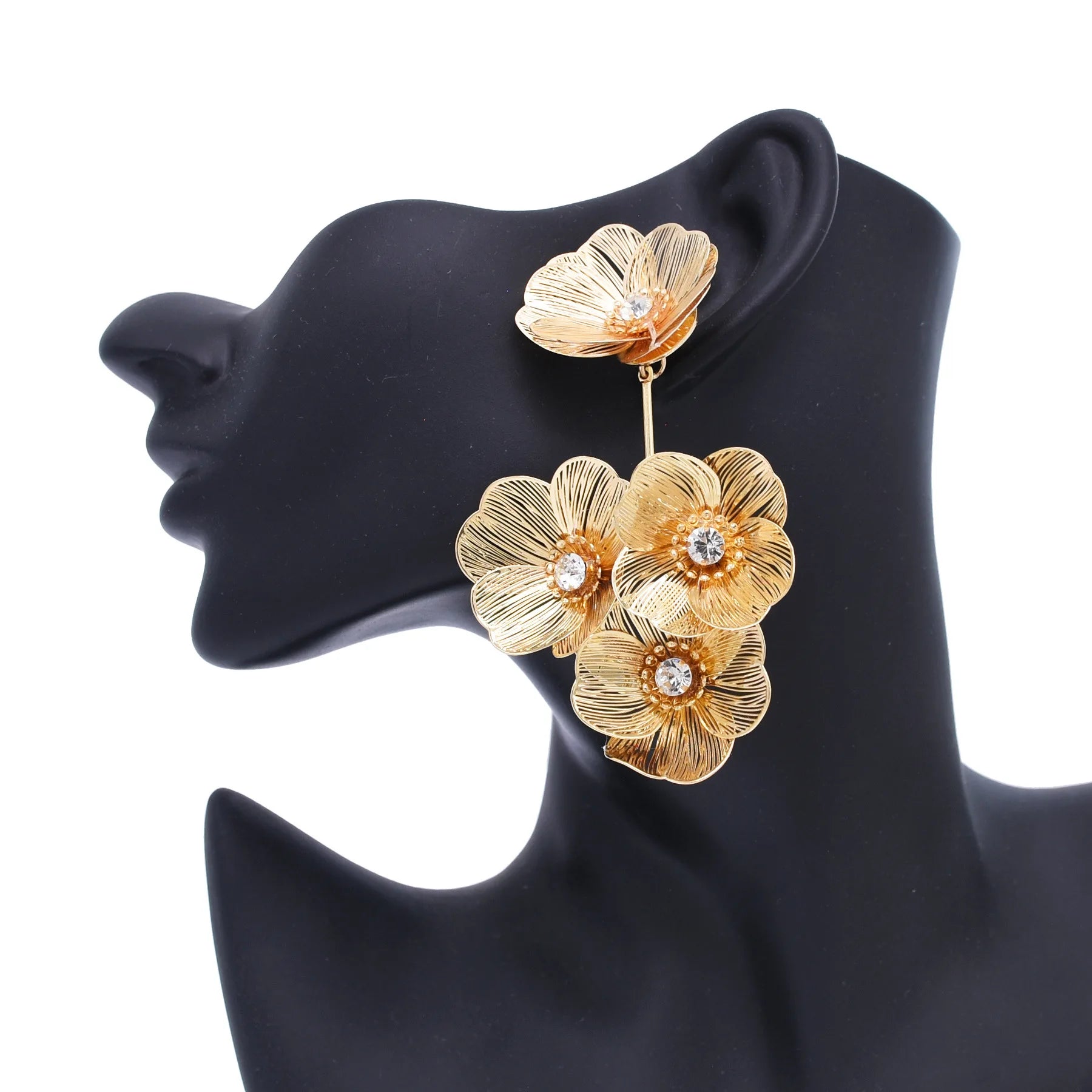 Elegant Retro Golden Flower Tassel Drop Earrings Stylish Exaggerated New Chinoiserie Design Accessible Luxury Fashion Accessory