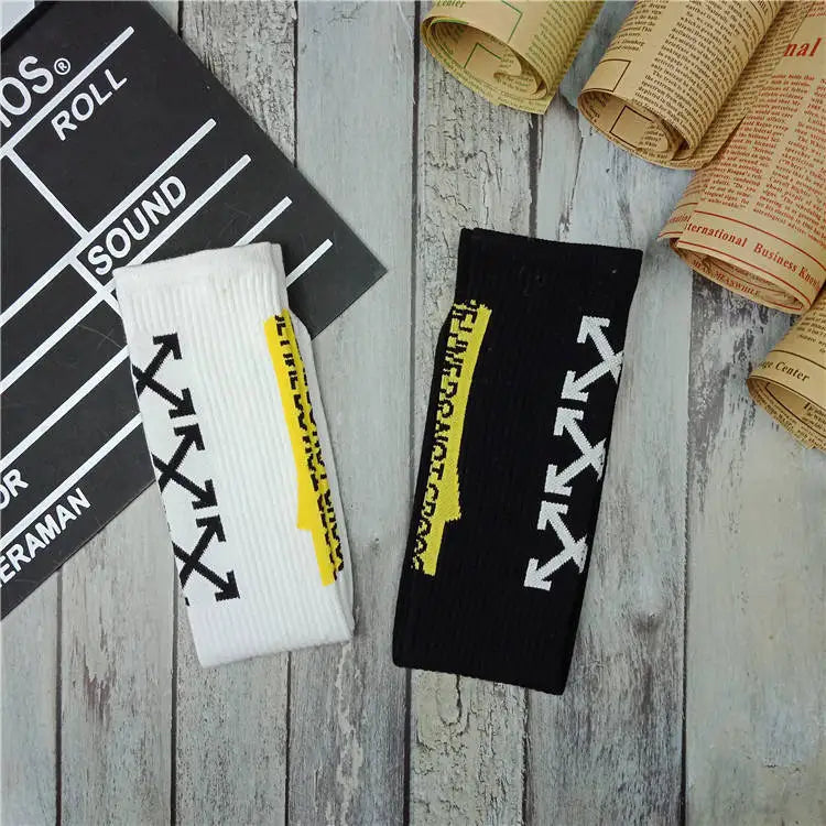 Cmax Wholesale Cheap Price Men Letter Socks Soft Comfortable Cotton Socks