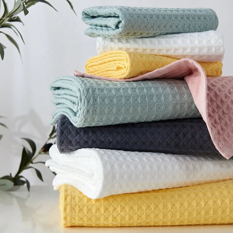 Quick-Dry Cotton Waffle Weave Bath Towel - 70x140cm Soft Absorbent & Eco-Friendly | Ideal for Home & Hotel Use