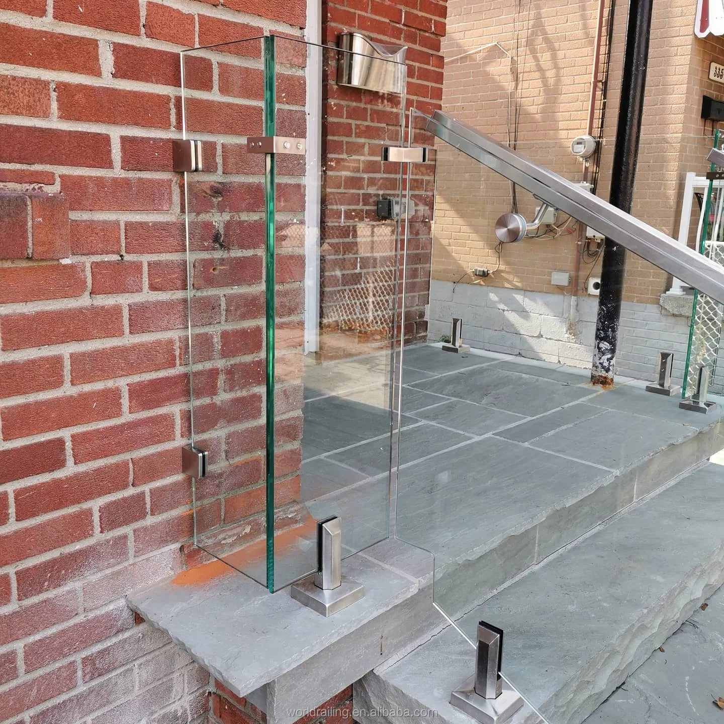 YL Can Be Customized Stainless Steel Stair Fittings Prices Glass Railing Clamps