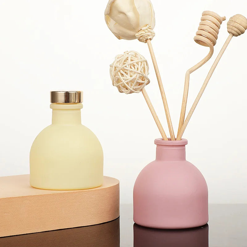 Wholesale Custom Color 50ml 100ml Diffuser Glass Bottle White pink Diffuser Bottle Glass Aroma Bottle with Stopper