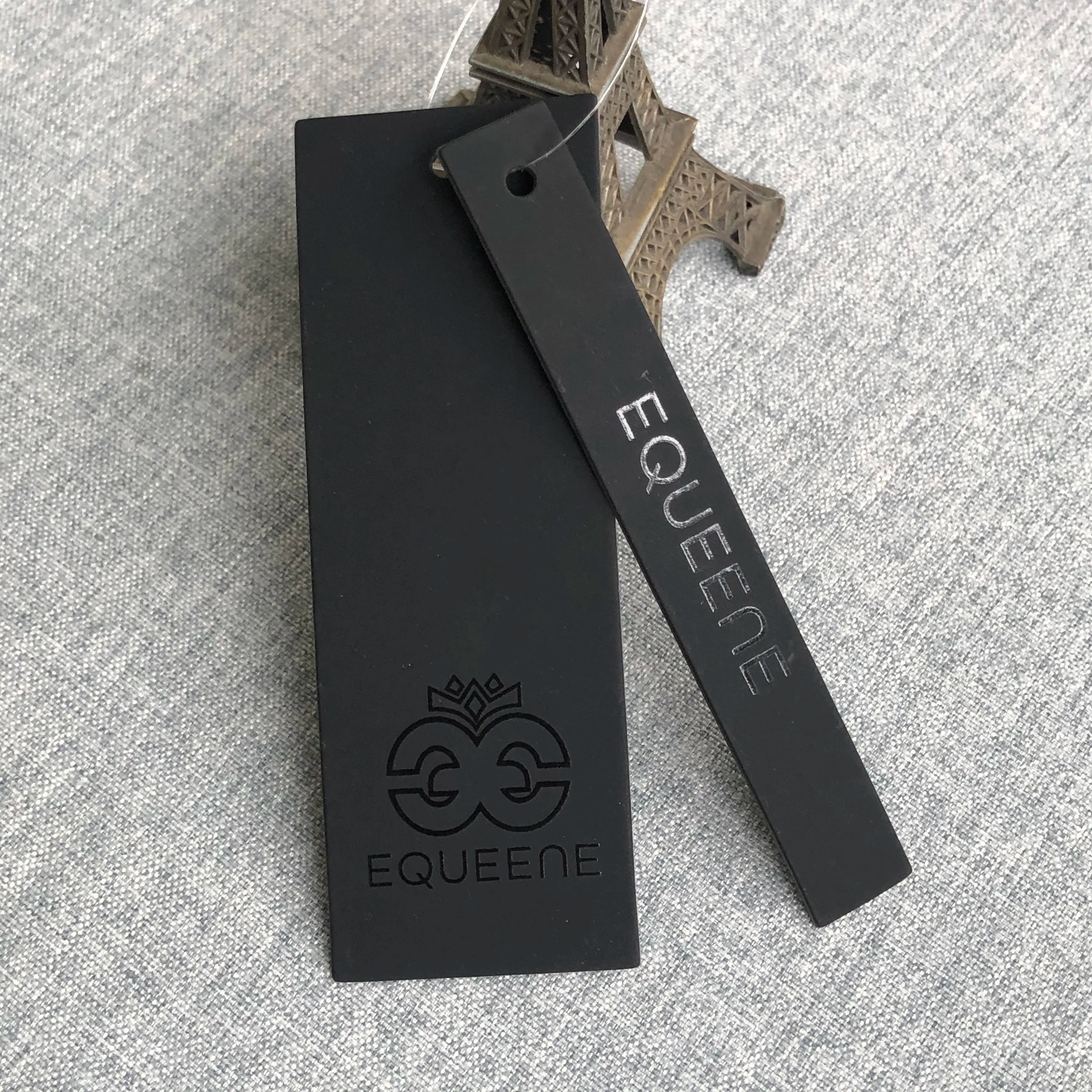 Eco-friendly Recycled Paper Hang Tag Colorless UV Spot Garment Tag Professional Manufacturer Black Clothing Hang Tag