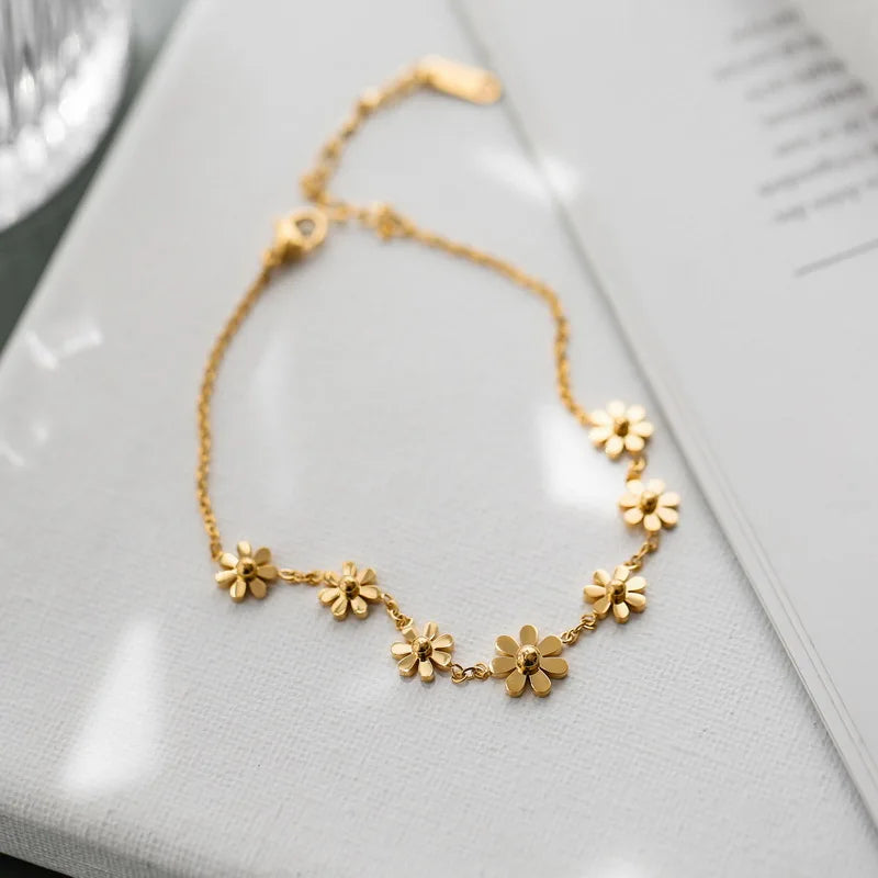 Dainty Waterproof Jewelry 18K Gold Plated Daisy Linked Anklet Stainless Steel Flower Leg Chain Anklets for Women YF2969