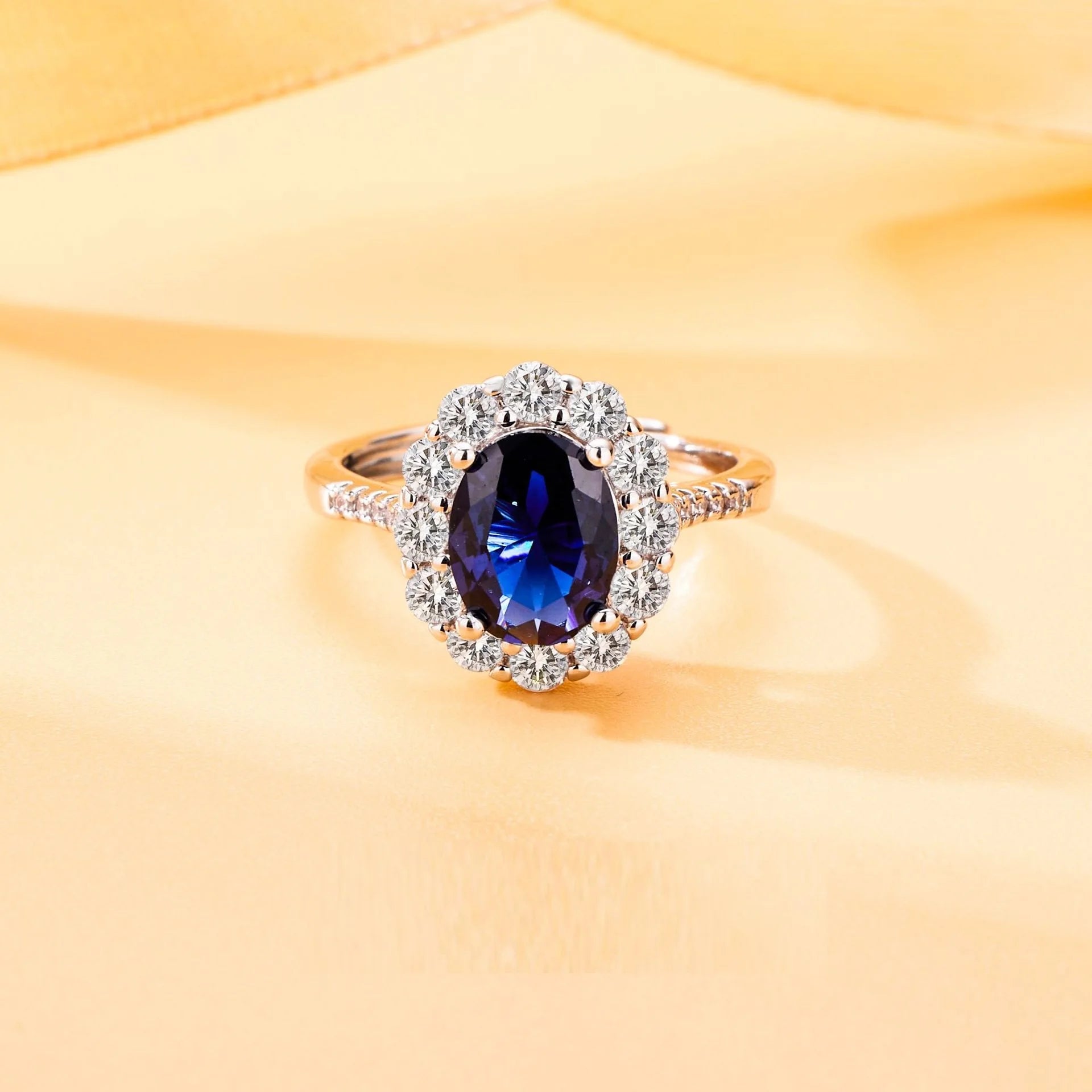 Luxury Silver Plated Wedding Ring For Women Oval Shape Blue Diamond Moissanite Diamond Zircon Engagement Finger Ring