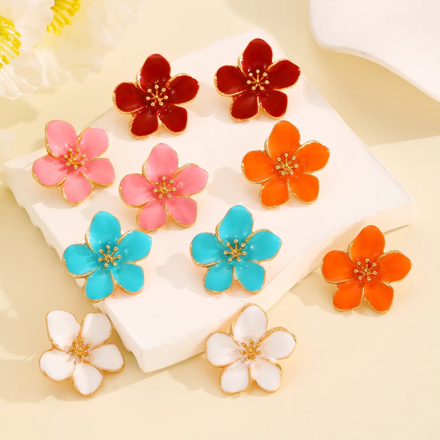 Fashionable Three-Dimensional Five-Petal Flower Earrings for Women Simple Colorful Oil Drop Design for Parties Made Alloy
