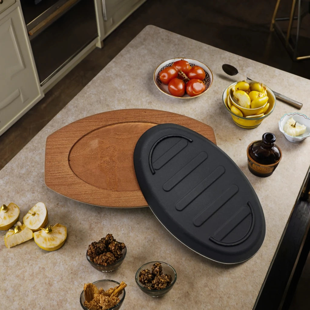 Hot Sale Modern Design Grilled Cast Iron Skillet Skillet  Iron Plate Comes with Wood Base
