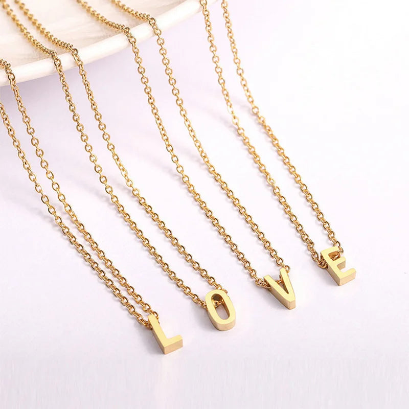Wholesale Non Tarnish 18K Gold Plated A-Z Alphabet Letters Pendant Necklace 316L Stainless Steel Initial Necklace for Woman