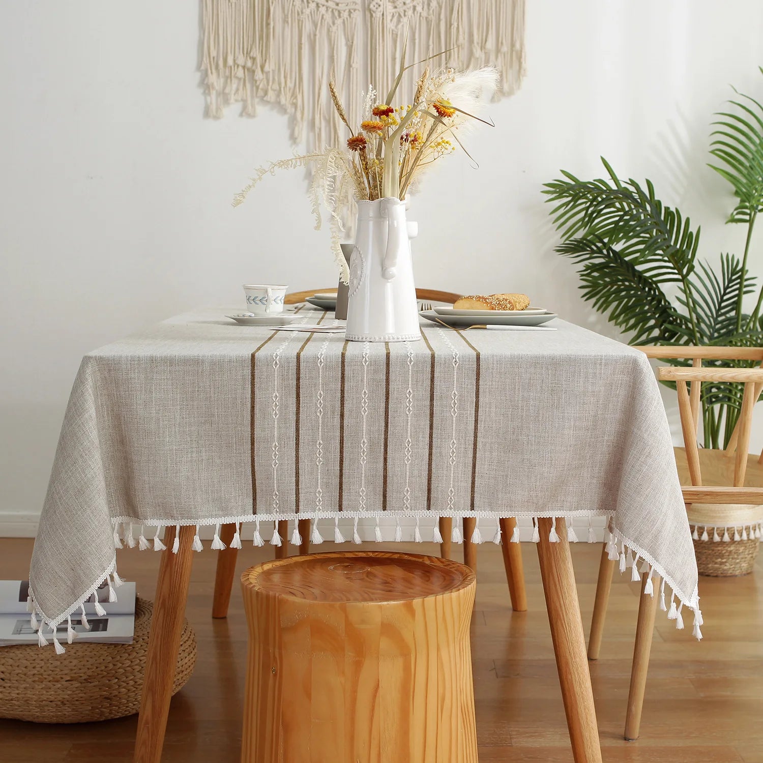 XinLan Cheap Price Table Polyester Cotton Cloth Fabric Christmas Rectangle Tassel Table Cloth