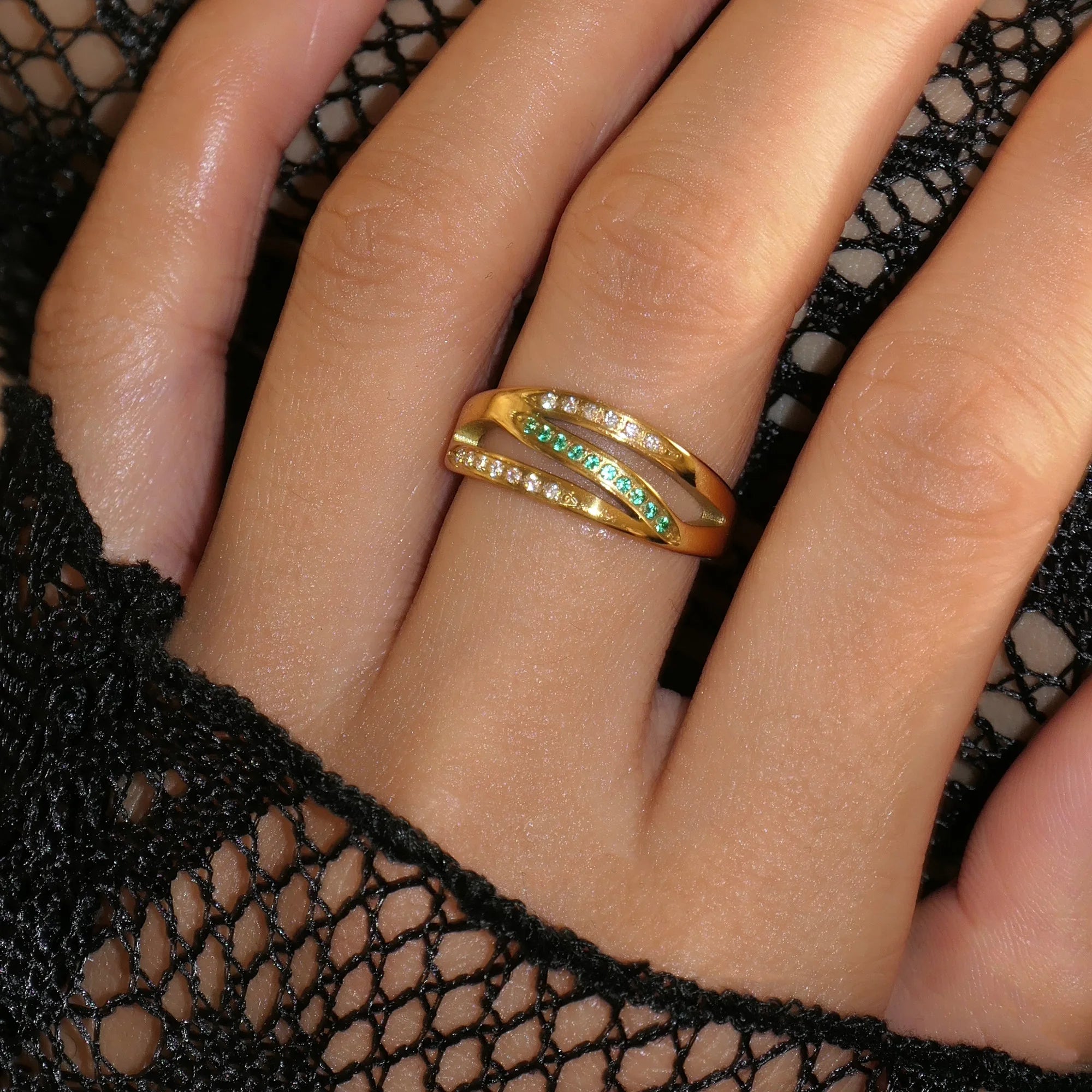 NEW VINTAGE CROSS GREEN ZIRCON WAVE MINIMALIST RING 2025 Dazan New INS 18k PVD Gold Plated Stainless Steel Catwalk Show Jewelry