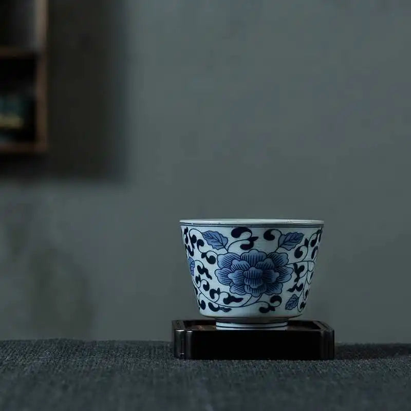 Vintage Blue and White Porcelain Tea Cup Porcelain Kung Fu Tea Set Fragrance-smelling Cup Single Bowl Master Cup