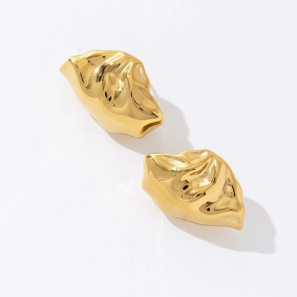 2025 Trendy Hollow Conch Design Stainless Steel Beach Style 18K Plated Stud Earrings