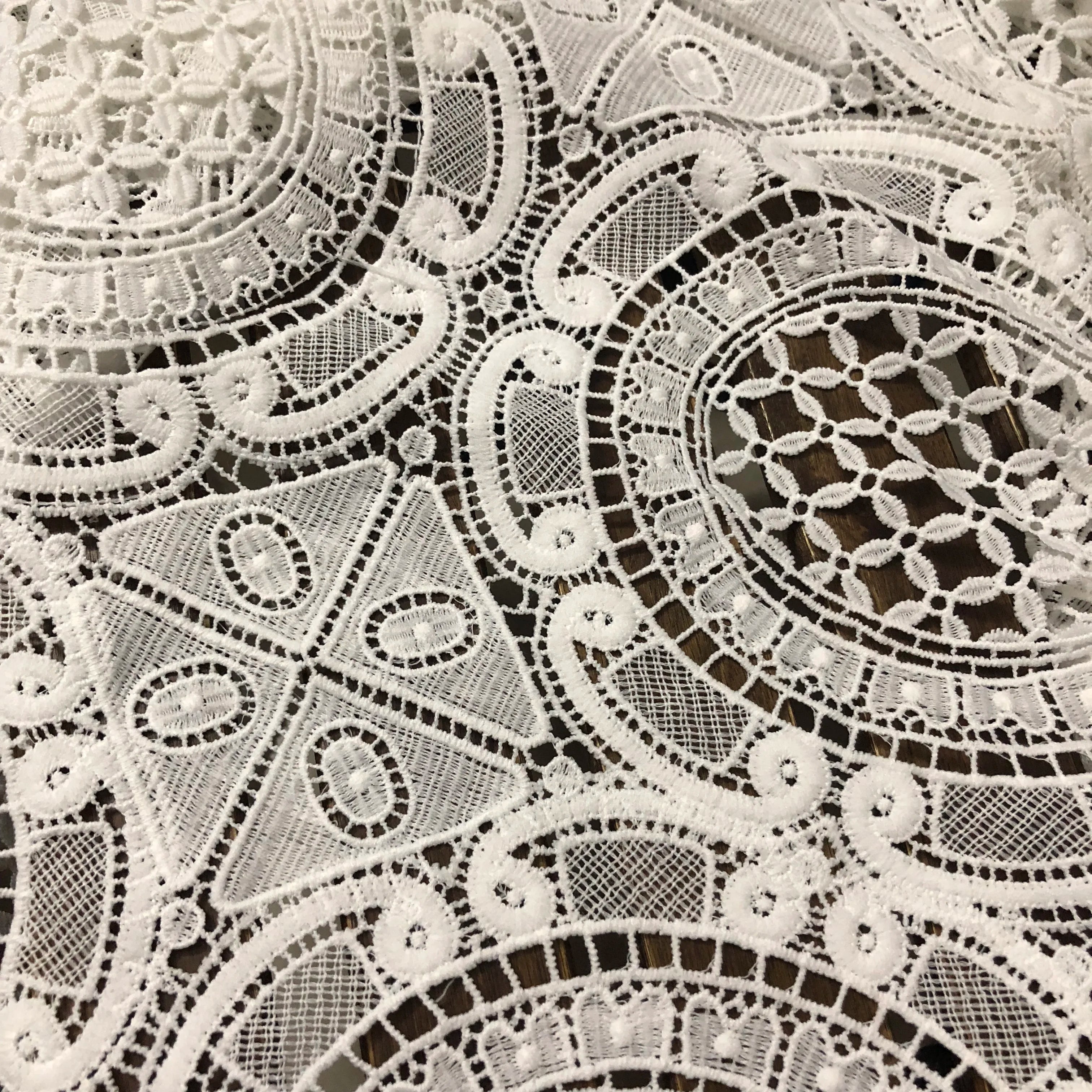 Quality Guipure Dress Lace Fabric Cord Embroidery Chemical Lace