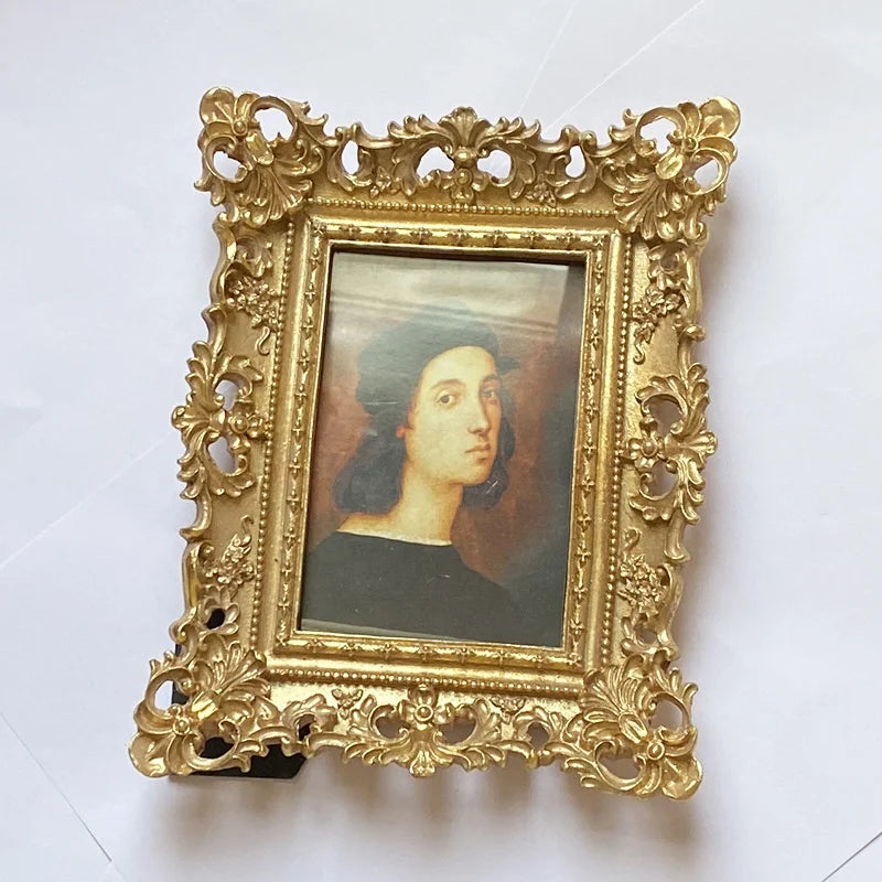 European Wholesale Elegant Resin Photo Frame Wall Hanging Table for Couples and Children