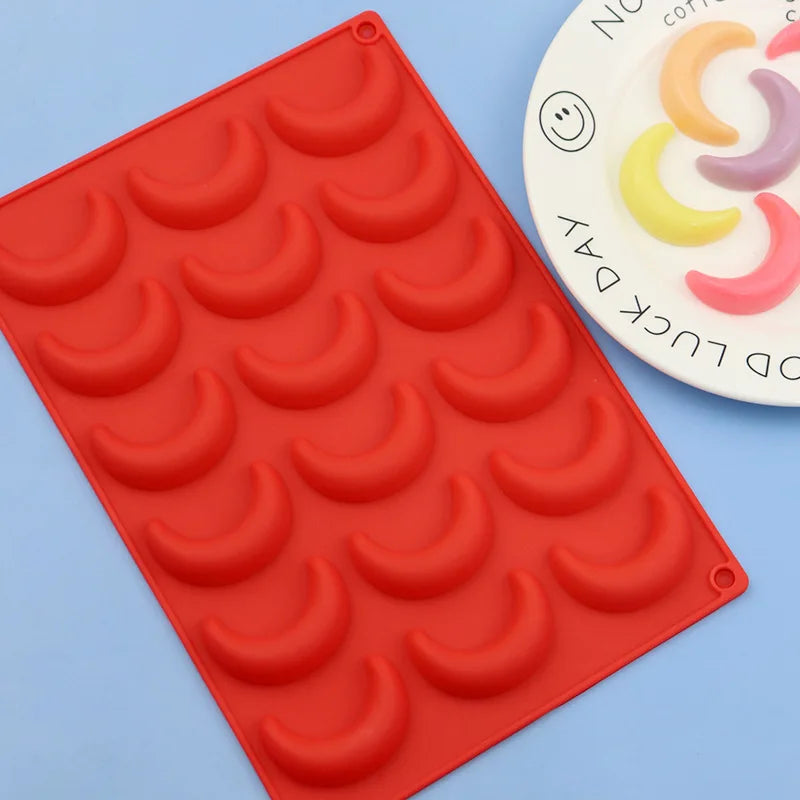 Direct Factory Supply Cheap Price Moon Shape Silica Gel Candy Mold Red Silicone Cake Tool with Candy