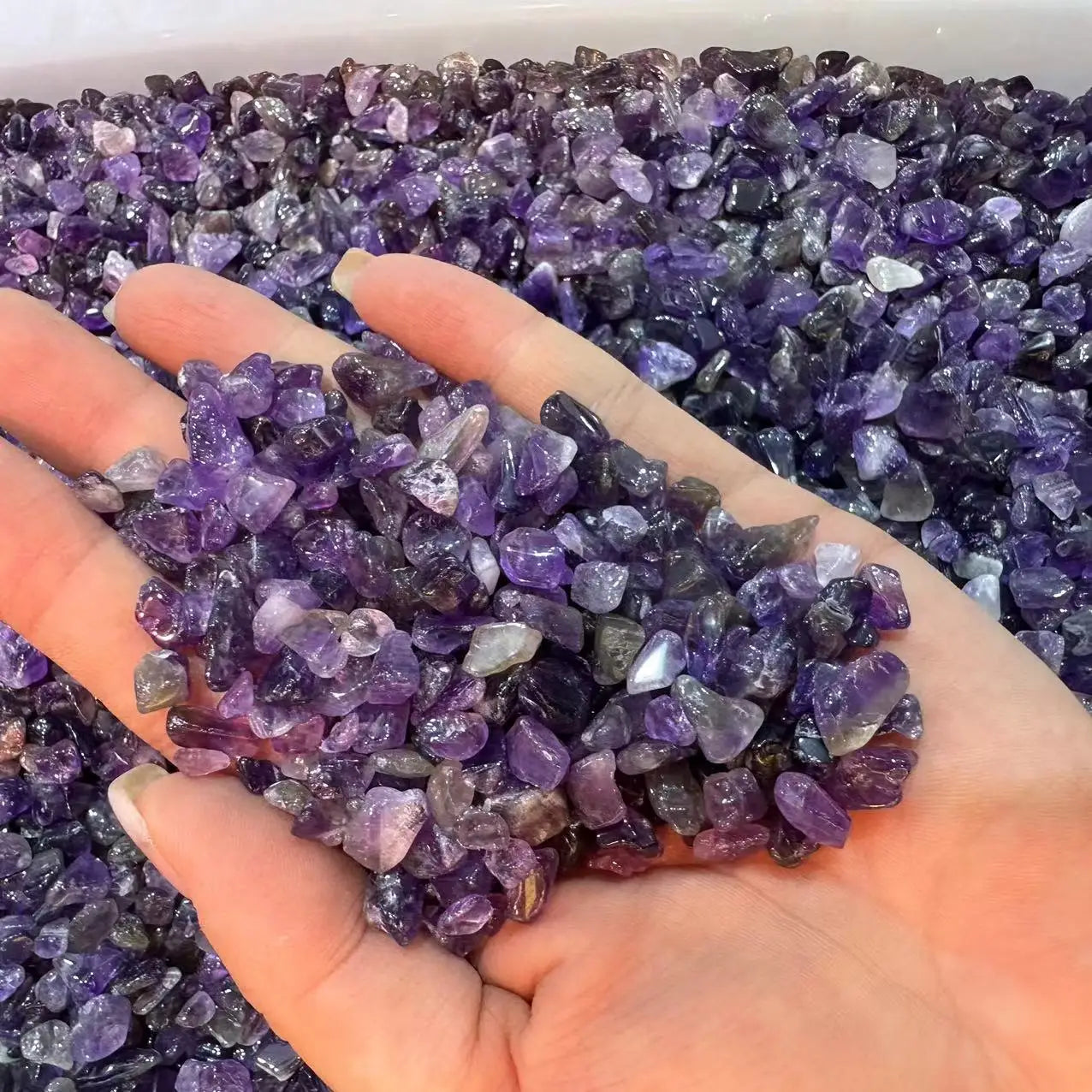 Wholesale Reiki Raw Gravel Gemstone Amethyst Quartz Tumbled Bulk Healing Crystal Chips Crystal Gravel Natural Stone Crafts