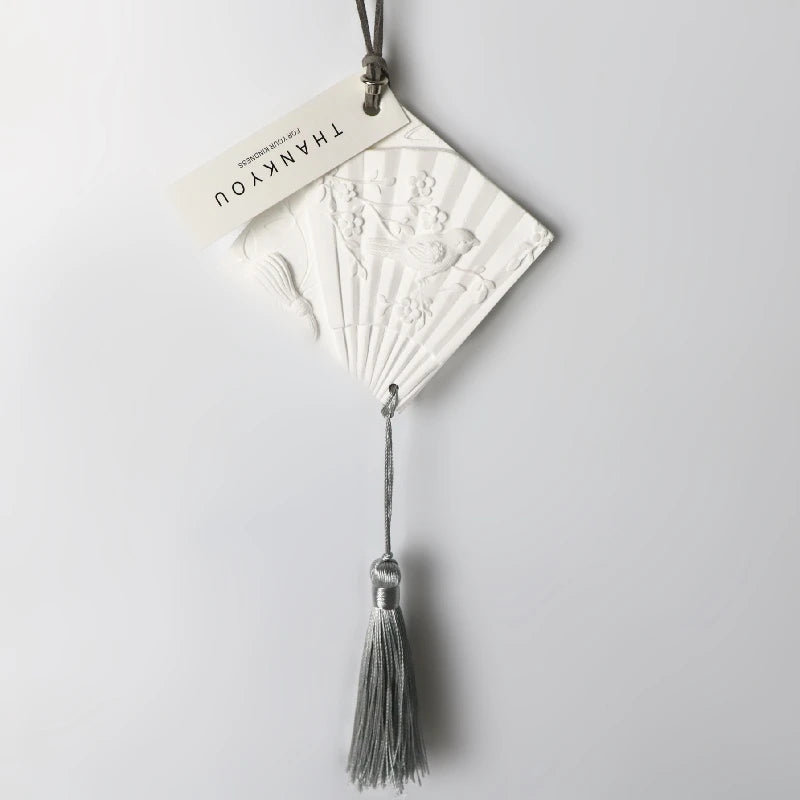 Chinese Style Hanging Car Wardrobe Air Freshener Scented Porcelain Aromatherapy Ceramic Aroma Flower Essential Oil Diffuser