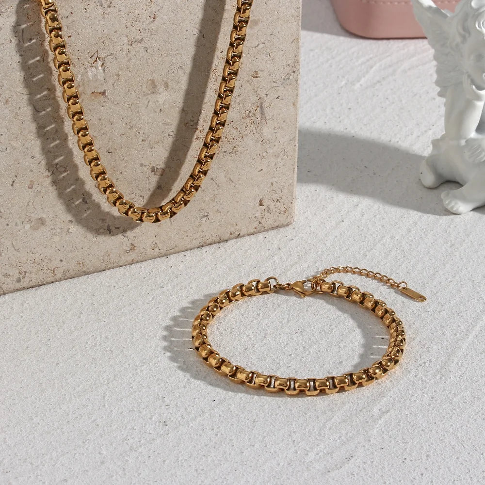 Dreamshow Minimalist Thin Necklace Snake Chain Necklace 18k Gold Plated Snake Chain Choker Necklace