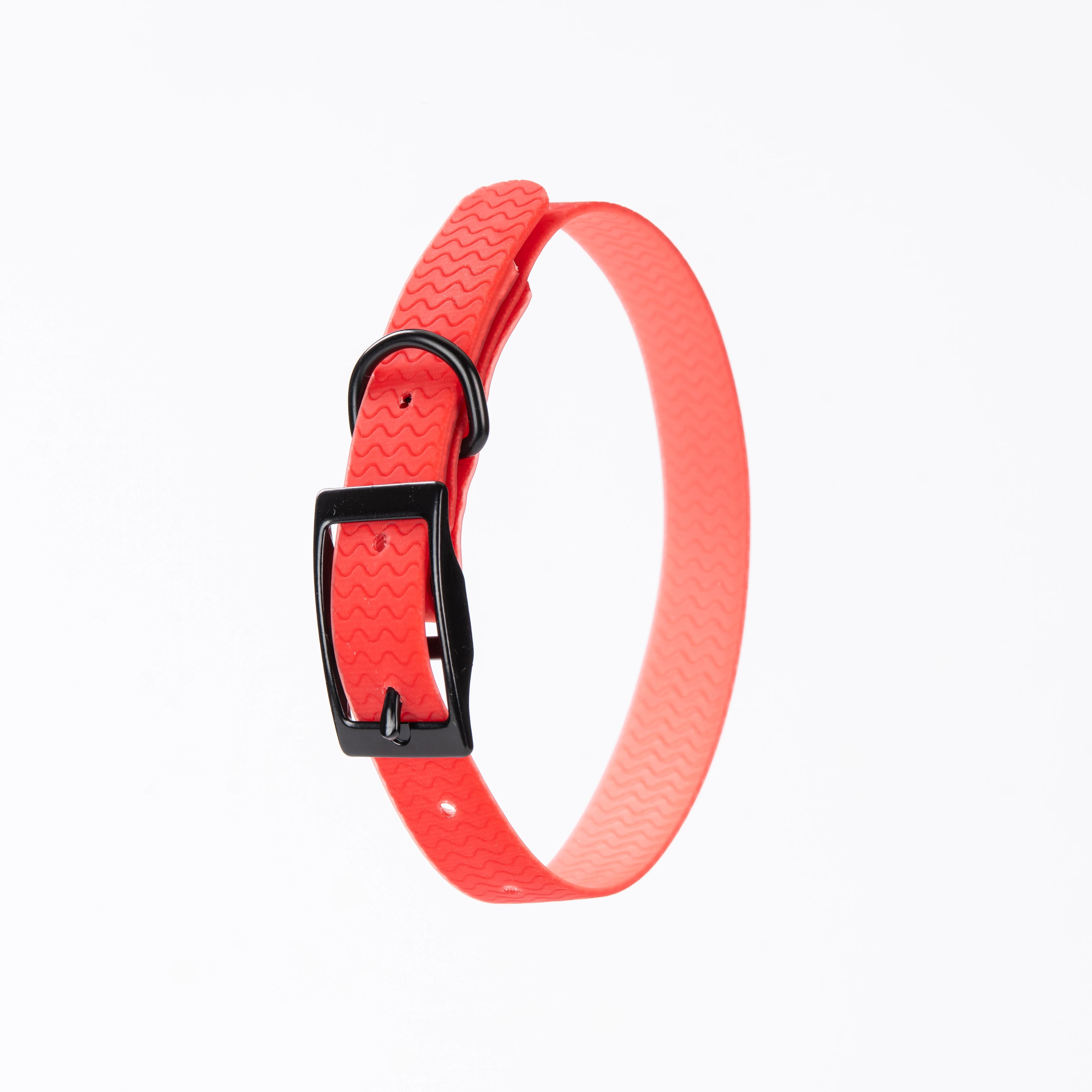 Large Dog Training Collar Waterproof Reflective PVC with Embossed Solid Pattern Stain-Resistant PU Material for Outdoor Travel