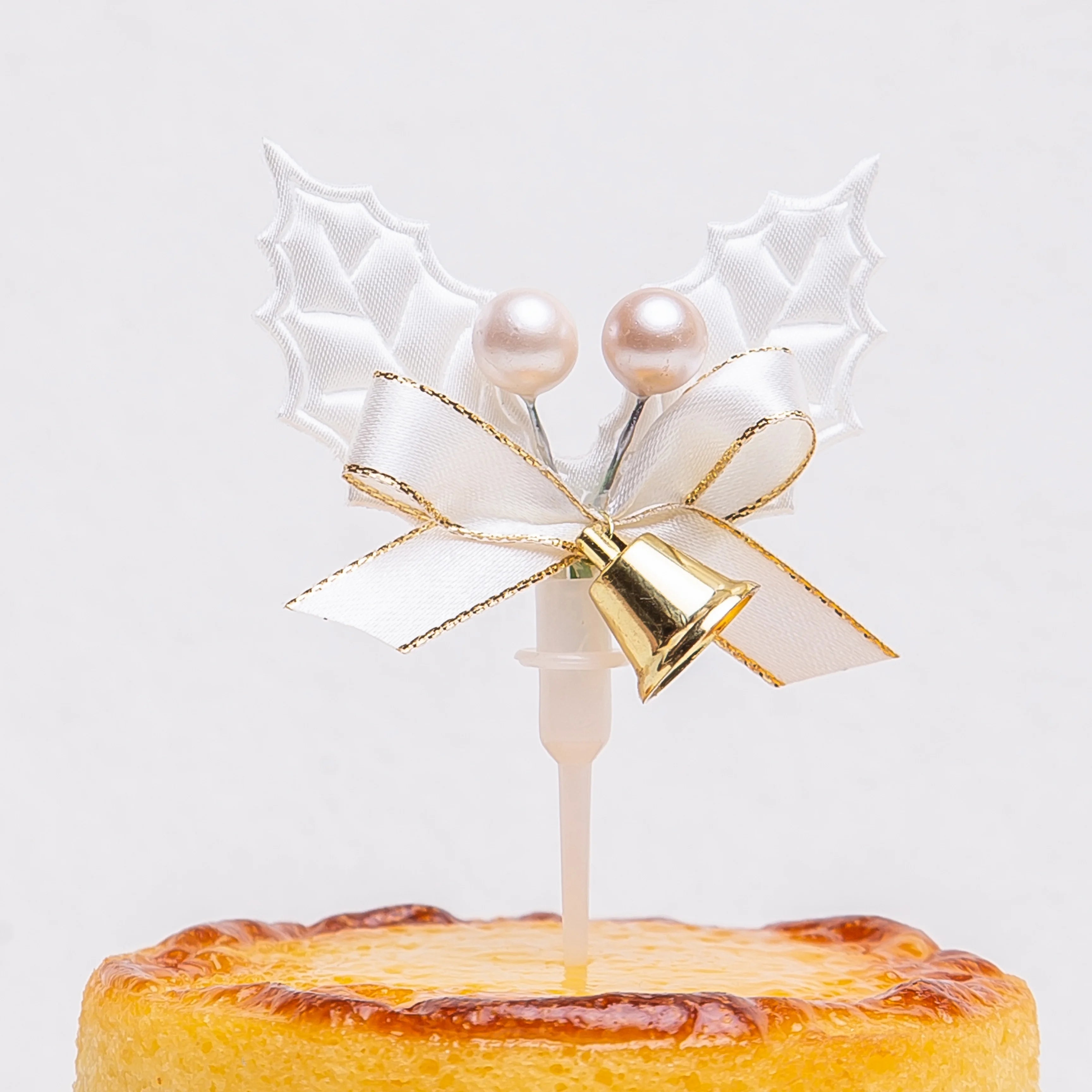 Wholesale SEDEX Approved Plastic Christmas Cake Topper Decorative Picks with Customizable Size & Shape for Indoor/Outdoor Use