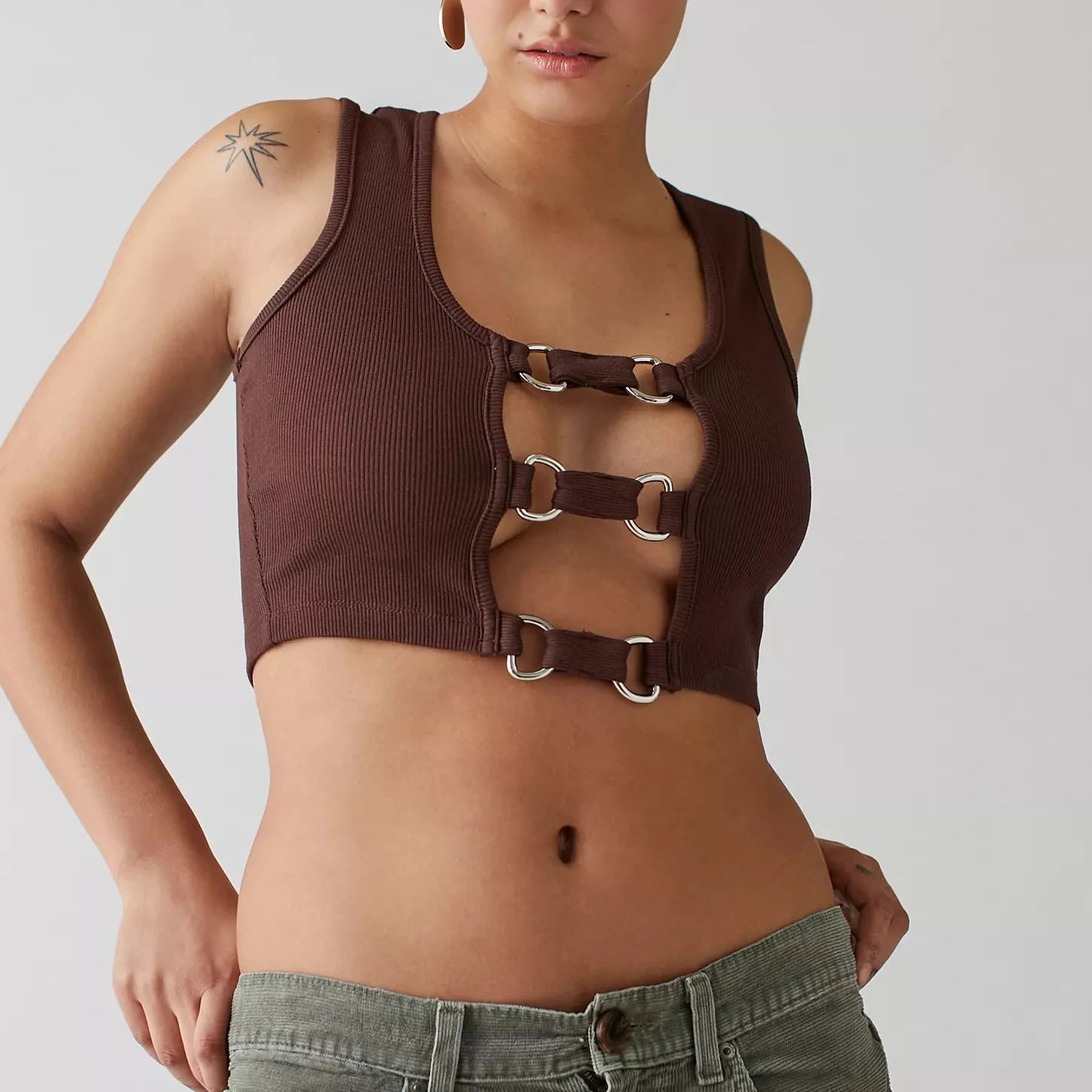 Fashionable Custom Ragged Priest Cutouts Tank Top Silver Hardware Breathable Knitted Front Cropped Casual Short Length