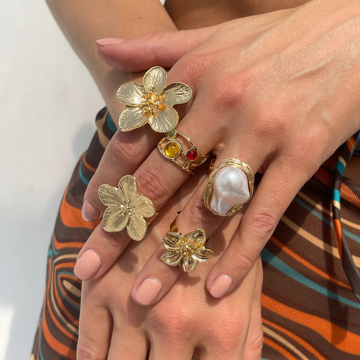 5Pcs/Set Baroque Imitated Pearl Acrylic Gemstone Flower Rings for Women Trendy Lady Finger Ring Fashion Jewelry Accessories Gift
