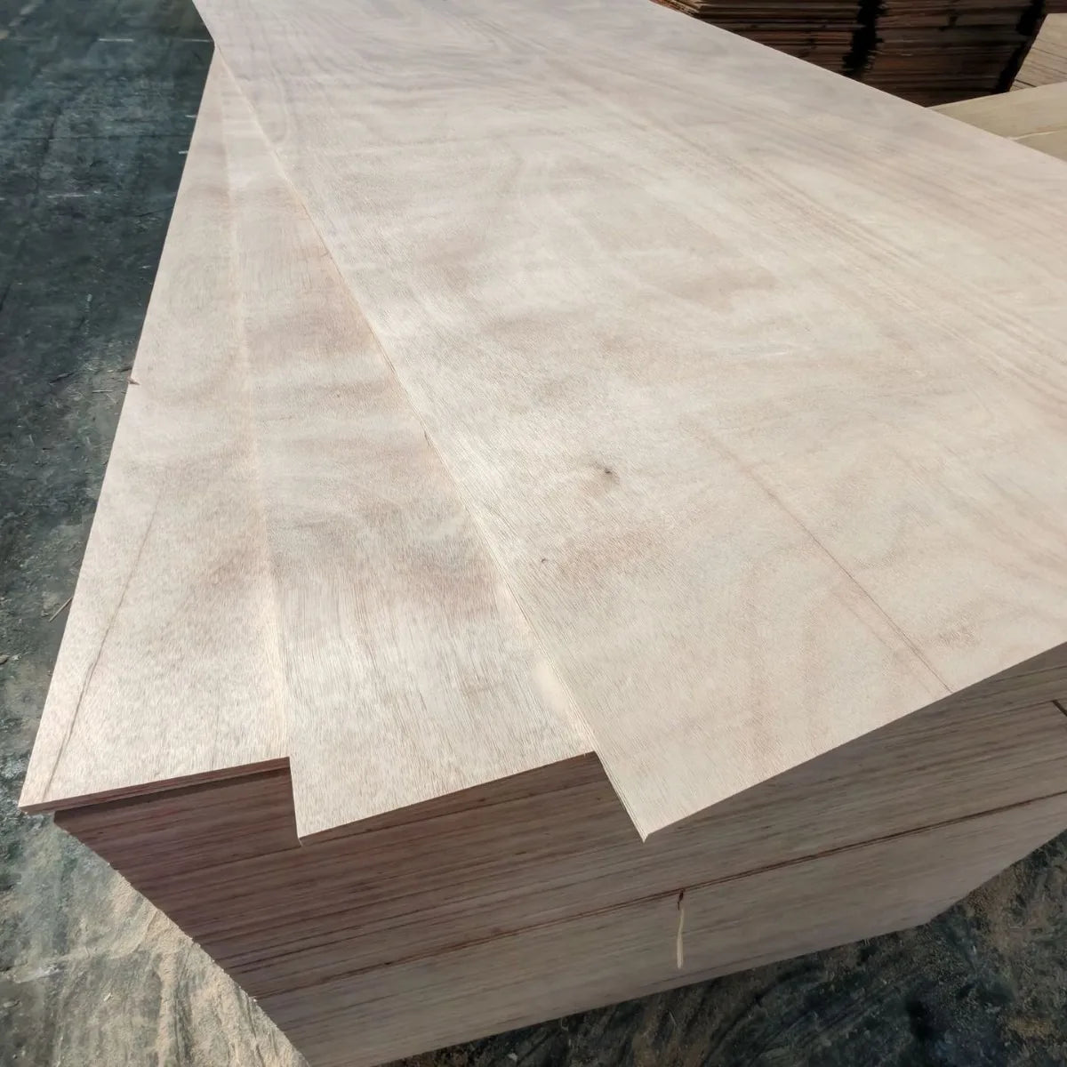Poplar Plywood Carved Plywood Furniture Lining Solid Wood Panel Manufacturer Plywood