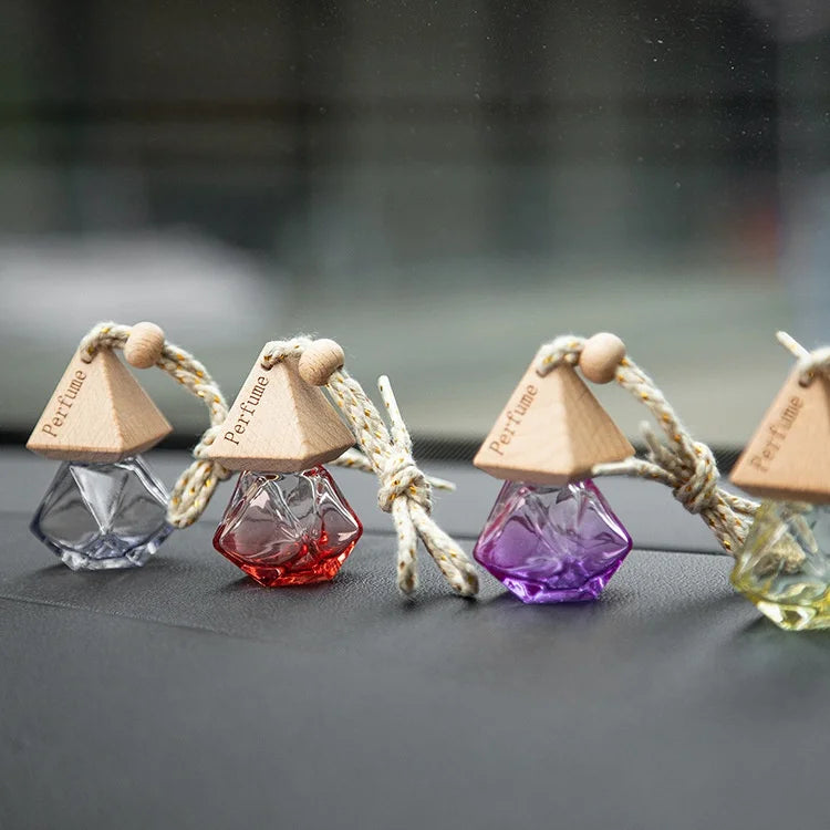 8ml Aromatherapy Glass Bottle with Wooden Lid Car Air Freshener Parfum Essential Oils Empty Pendant MOQ 100pcs Screw Cap Sealing