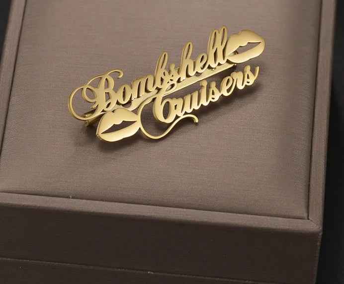 Hot Selling Stainless Steel Customized Letter Name Brooch Women Gold Lip Letter Brooch Pins