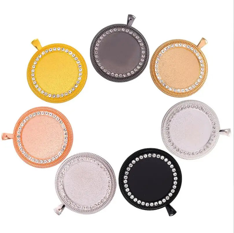 ZAMAK Alloy Fashion Accessories 2025 Cameo 25mm 30mm Bright Gold Frame Pendant Trays Blanks Crystal Bling Bracelet Charms