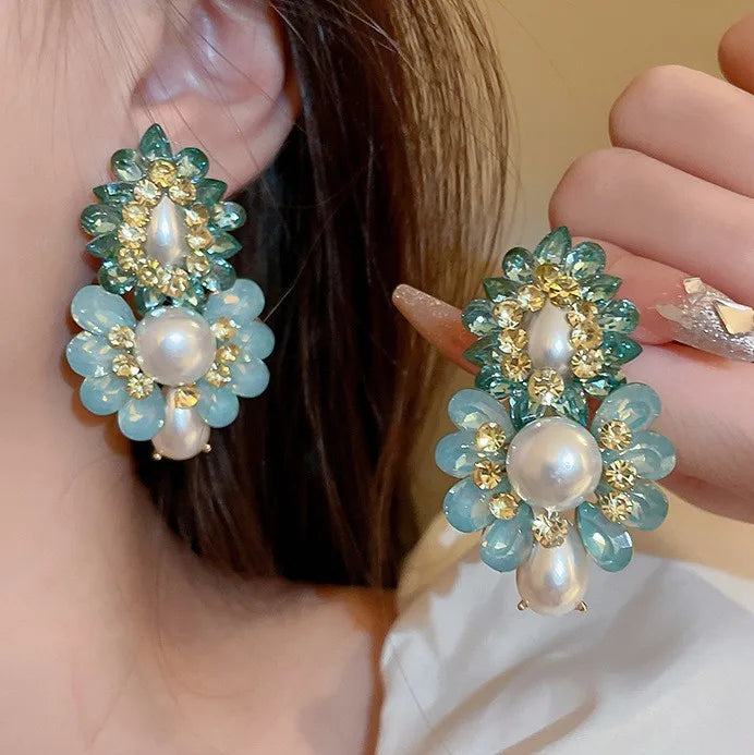 Vintage Pearl Rhinestone Flower Stud Earrings Fashion French Style Luxury Exaggerated Earrings for Women