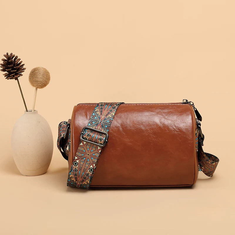 Women Vintage Lady Luxury Solid Color Cover Single Strap Fashion Letter Autumn/Winter Guitar Strap Crossbody Bag Water Resistant