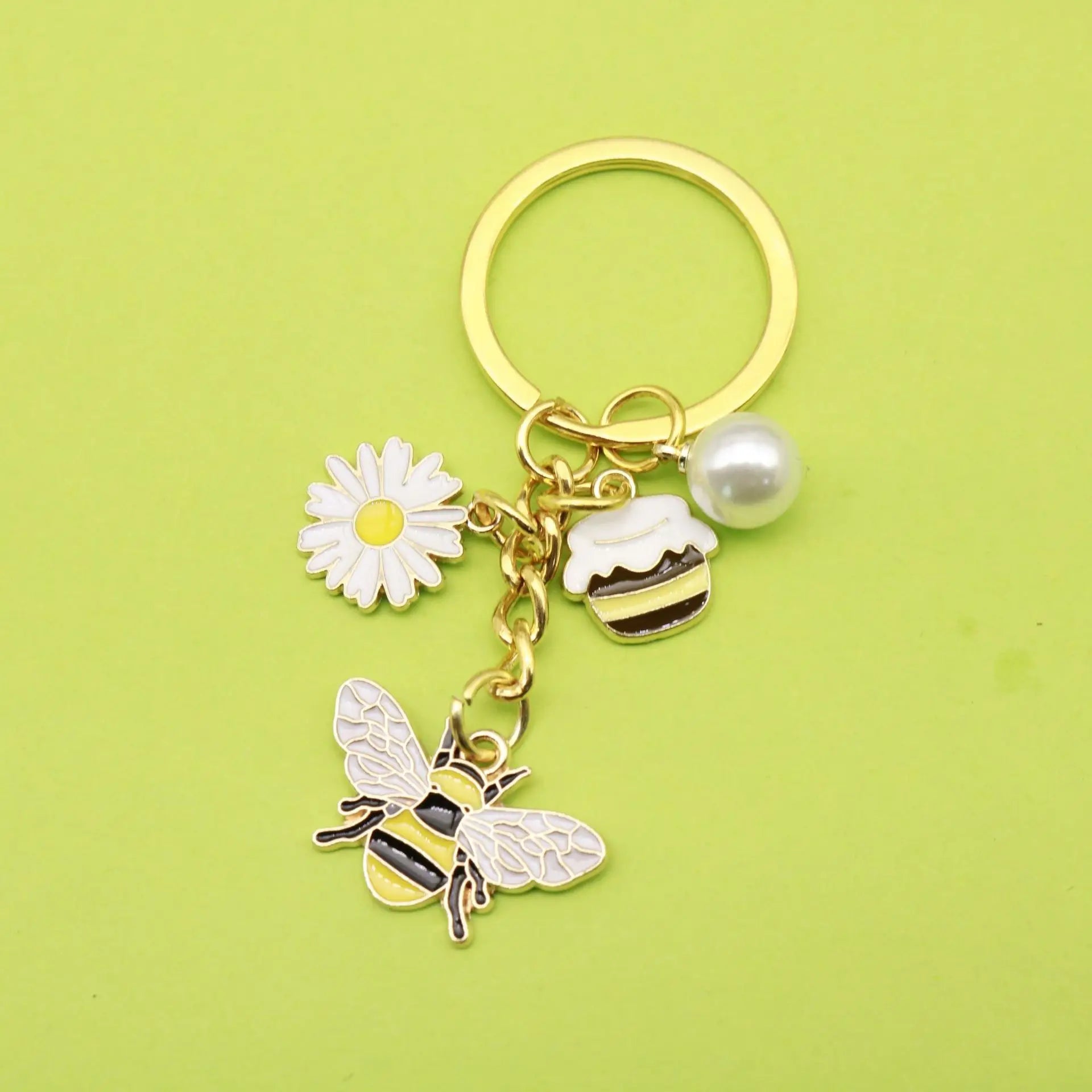 Pastoral Style Metal Pendant Keychain Cross-Border Cute Fresh Pearl Daisy Honey Accessories with Hanging Jewelry Feature
