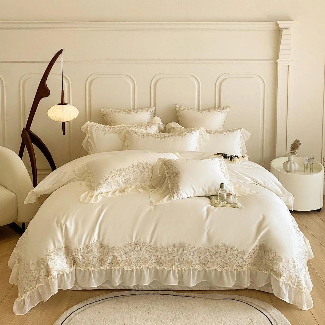 Hot Sale100%cotton Fancy White Embroidery Bed Sheets Breathable High-end Full Size Quilt Cover Bedding Sets