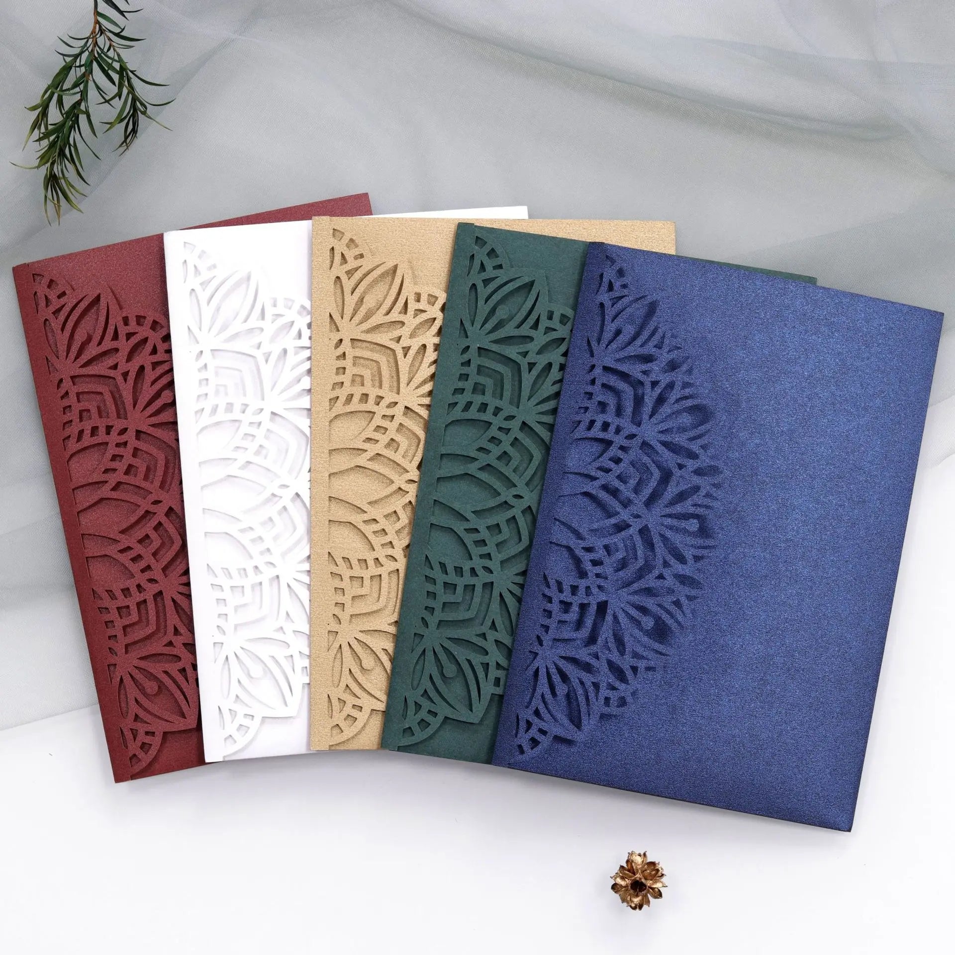 Wholesale Custom Eco-friendly Luxury Wedding Invitation Gold Flowers Glitter Blue Fashion New Year Graduation Greeting Cards