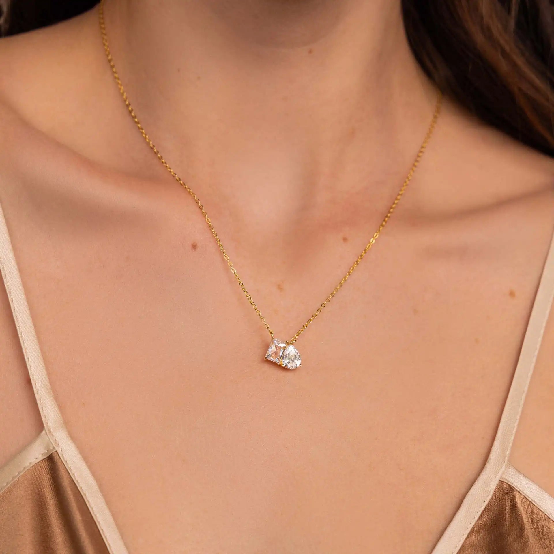 Retro Luxury Delicate 18k Gold-plated Water Drop-shaped Ssquare Zircon Necklace Stainless Steel Gold Plated Zircon Necklace
