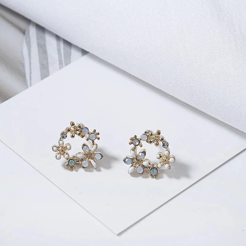 Fashion Crystal Rhinestone Flower Shape Cute Small Stud Earring for Women