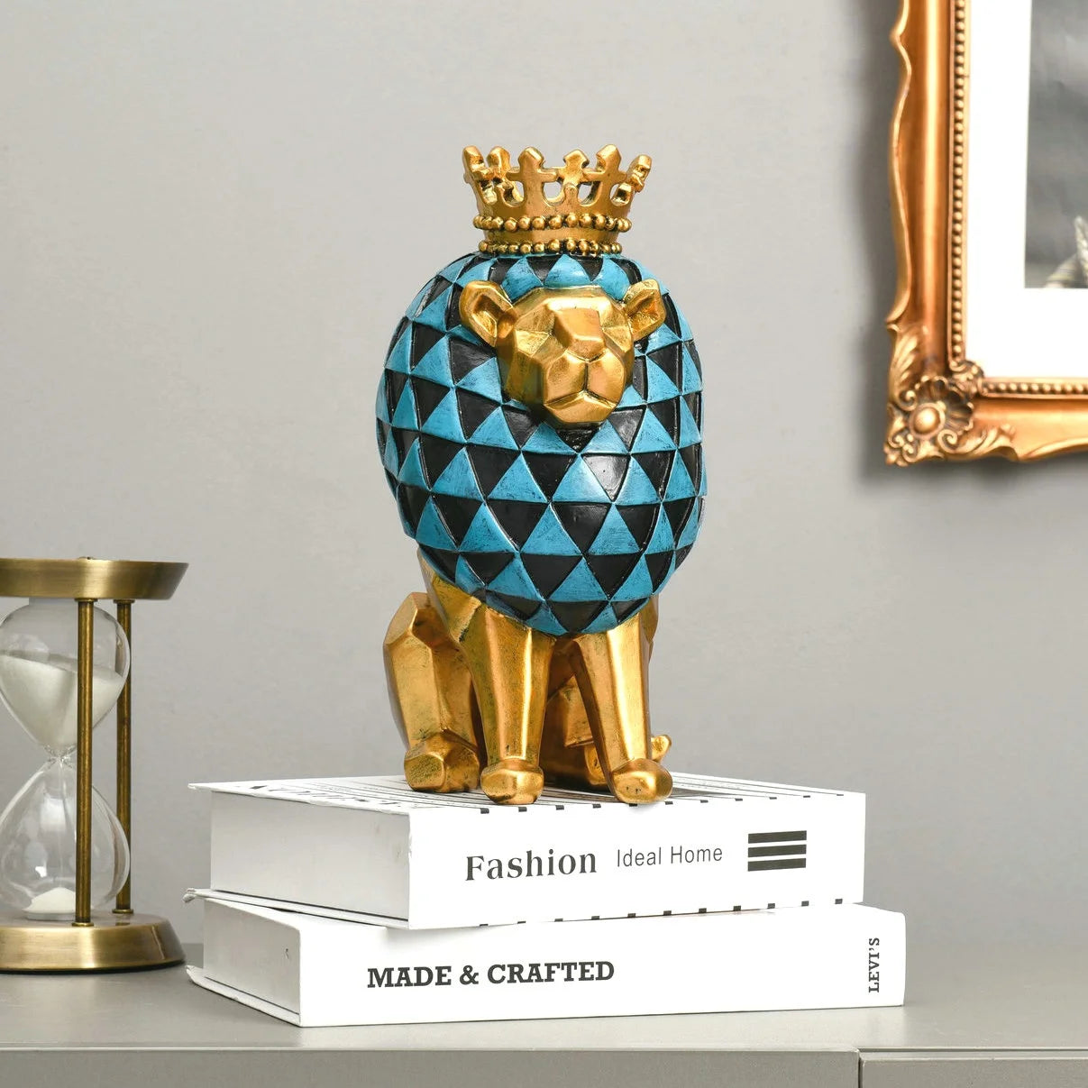 Luxury Accessory Resin Unique Crown Lion Animal Statue Figurine Home Decoration Modern