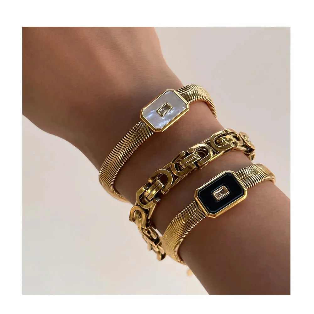 Fashion Jewelry 18k Gold Stainless Steel Bracelet Personalized Chunky Snake Bone Chain Black and White Shell Bracelet for Women